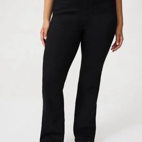 TORRID Slim Bootcut Pull-on Jean NWT - Picture 1 of 2